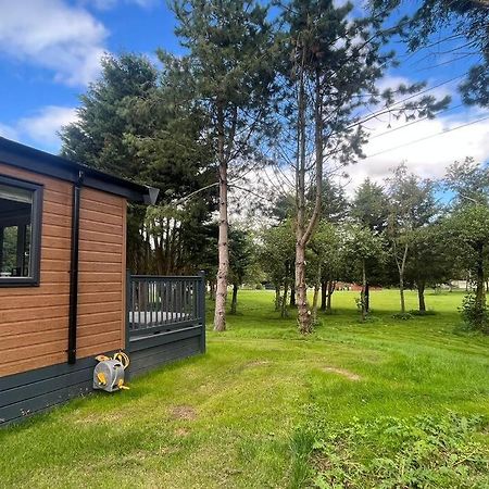 Hideaway Retreat With Hot Tub York Exterior foto
