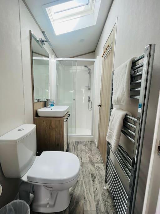 Hideaway Retreat With Hot Tub York Exterior foto