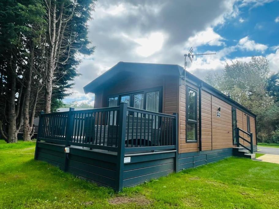 Hideaway Retreat With Hot Tub York Exterior foto