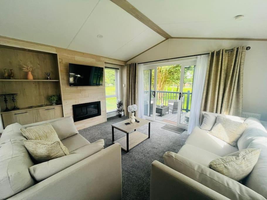 Hideaway Retreat With Hot Tub York Exterior foto
